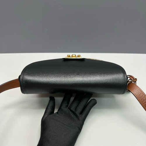Gucci Saddle Bag GG Supreme Monogram Calfskin Black Brown