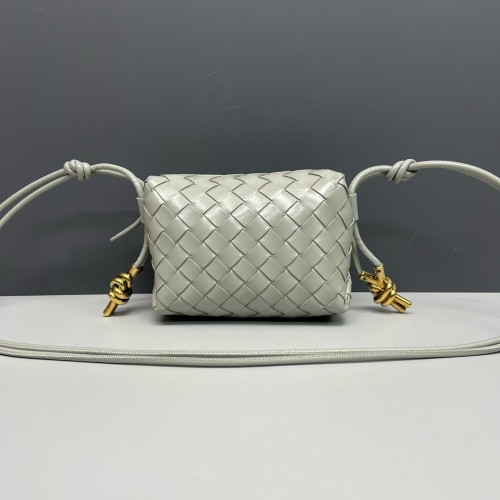 Bottega Veneta Loop Top Handle Camera Bag Calfskin Intrecciato Light Grey Bottega Veneta Loop Top Handle Camera Bag Calfskin Intrecciato Light Grey