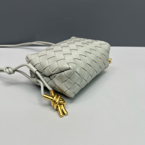 Bottega Veneta Loop Top Handle Camera Bag Calfskin Intrecciato Light Grey Bottega Veneta Loop Top Handle Camera Bag Calfskin Intrecciato Light Grey