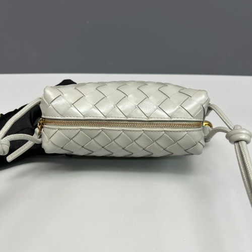 Bottega Veneta Loop Top Handle Camera Bag Calfskin Intrecciato Light Grey Bottega Veneta Loop Top Handle Camera Bag Calfskin Intrecciato Light Grey