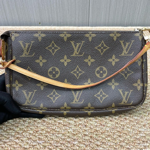 Louis Vuitton Pochette Accessories 22 Monogram Brown