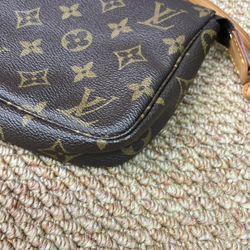Louis Vuitton Pochette Accessories 22 Monogram Brown