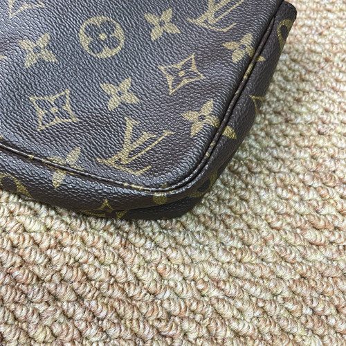 Louis Vuitton Pochette Accessories 22 Monogram Brown