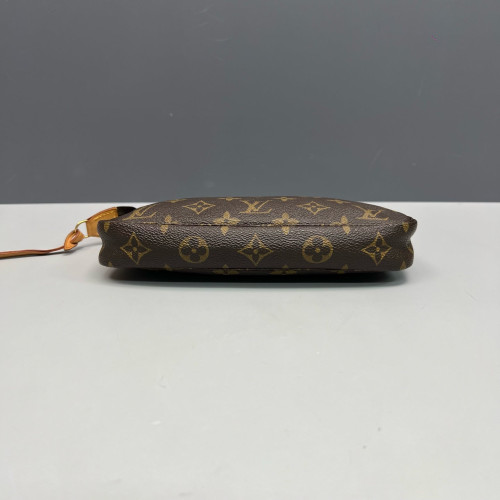 Louis Vuitton Pochette Accessories 22 Monogram Brown