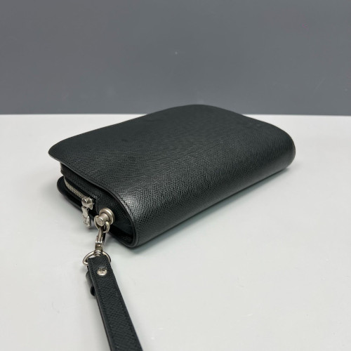 Louis Vuitton Clutch Saffiano Calfskin Black Louis Vuitton Clutch Saffiano Calfskin Black