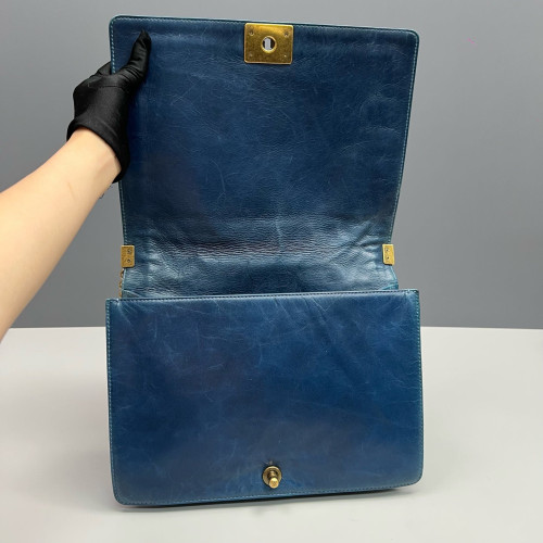 Chanel Quilted Large Boy Flap Pull Up Leather Blue Chanel Quilted Large Boy Flap Pull Up Leather Blue