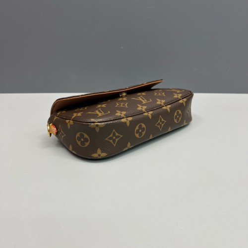 Louis Vuitton Ivy Wallet On Chain Monogram Brown