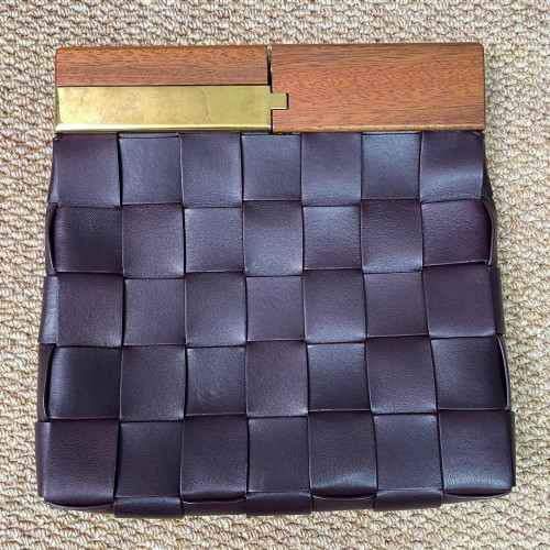 Bottega Veneta Clutch Lambskin Maxi Intrecciato Wood Burgundy