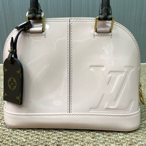 Louis Vuitton Alma BB Vernis Monogram Pink