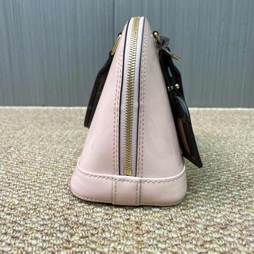 Louis Vuitton Alma BB Vernis Monogram Pink