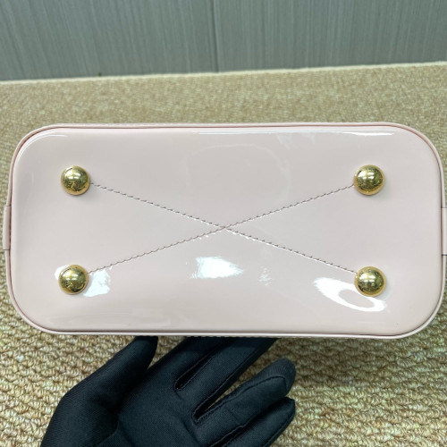 Louis Vuitton Alma BB Vernis Monogram Pink