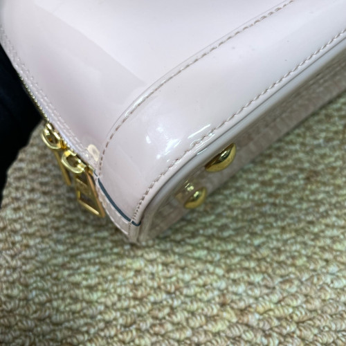 Louis Vuitton Alma BB Vernis Monogram Pink
