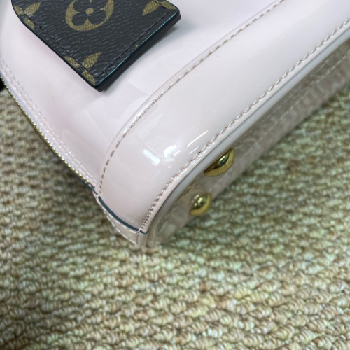 Louis Vuitton Alma BB Vernis Monogram Pink
