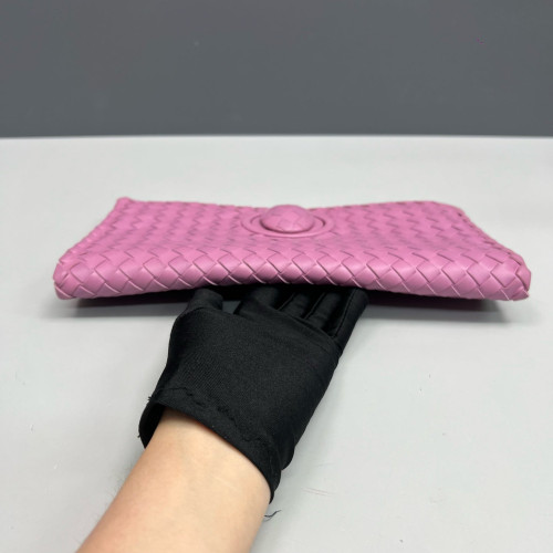 Bottega Veneta Clutch Calfskin Intrecciato Pink