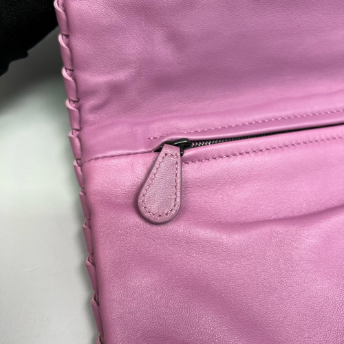 Bottega Veneta Clutch Calfskin Intrecciato Pink