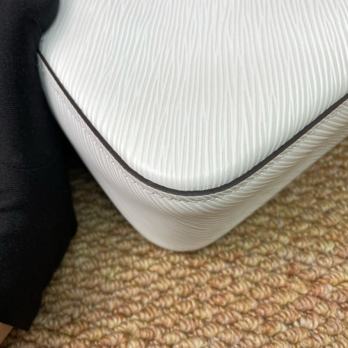 Louis Vuitton Marelle Handbag Epi White