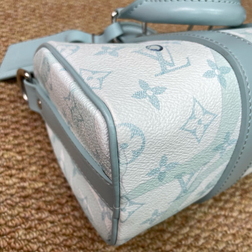 Louis Vuitton Keepall Bandouliere 25 Monogram Light Green Louis Vuitton Keepall Bandouliere 25 Monogram Light Green
