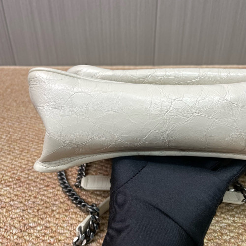 Yves Saint Laurent Medium Niki Chain Pull Up Leather White