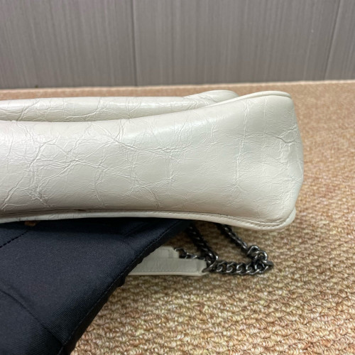 Yves Saint Laurent Medium Niki Chain Pull Up Leather White