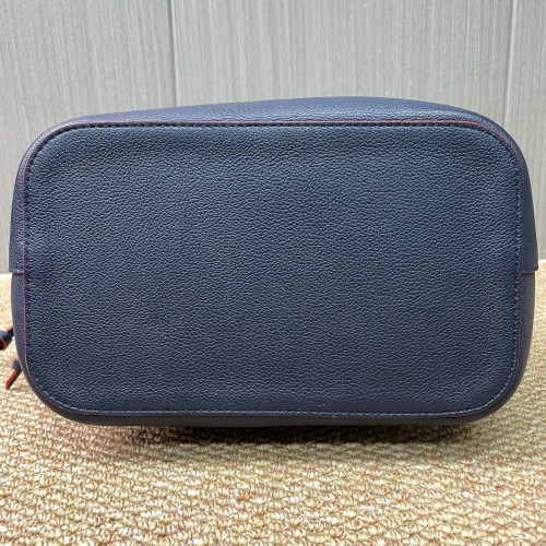 Louis Vuitton Lockme Bucket Cuir Dark Blue