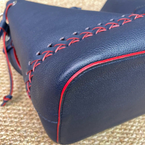 Louis Vuitton Lockme Bucket Cuir Dark Blue