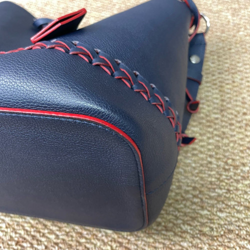 Louis Vuitton Lockme Bucket Cuir Dark Blue