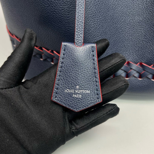 Louis Vuitton Lockme Bucket Cuir Dark Blue