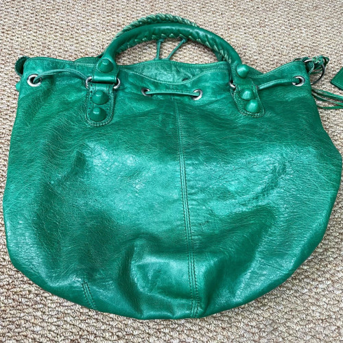 Balenciaga Le Cagole Bucket Small Pull Up Leather Green
