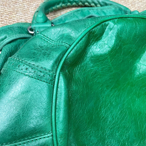 Balenciaga Le Cagole Bucket Small Pull Up Leather Green