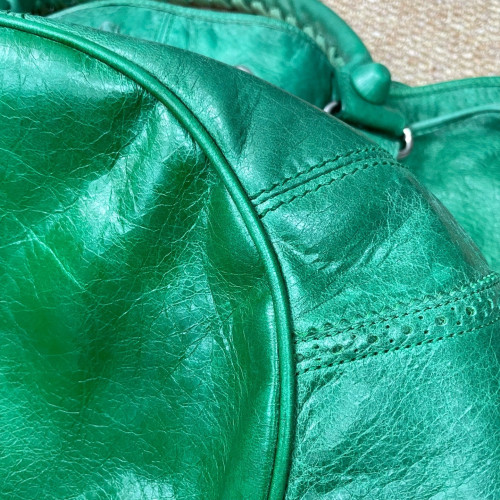 Balenciaga Le Cagole Bucket Small Pull Up Leather Green