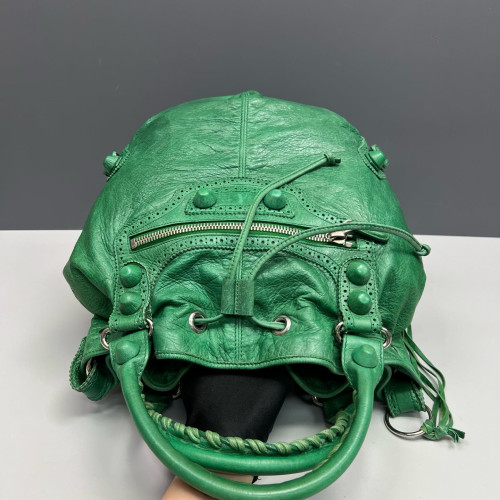 Balenciaga Le Cagole Bucket Small Pull Up Leather Green