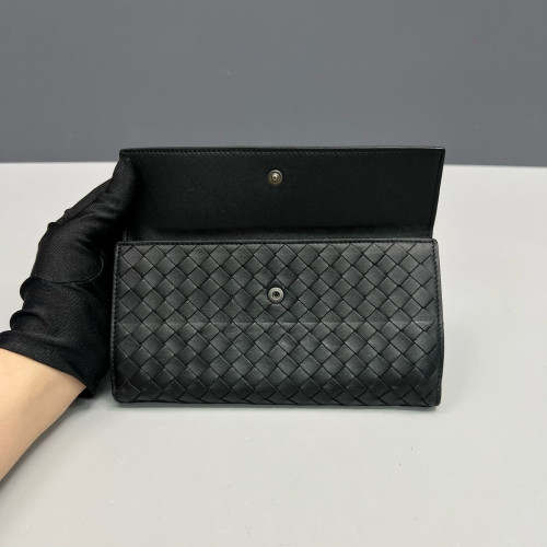 Bottega Veneta Intrecciato Continental Flap Wallet Calfskin Intrecciato Black