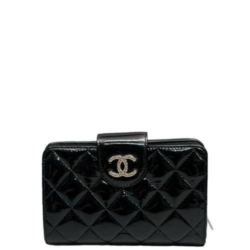 Chanel Quilted Compact Wallet Patent Calfskin Black