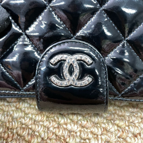 Chanel Quilted Compact Wallet Patent Calfskin Black Chanel Quilted Compact Wallet Patent Calfskin Black