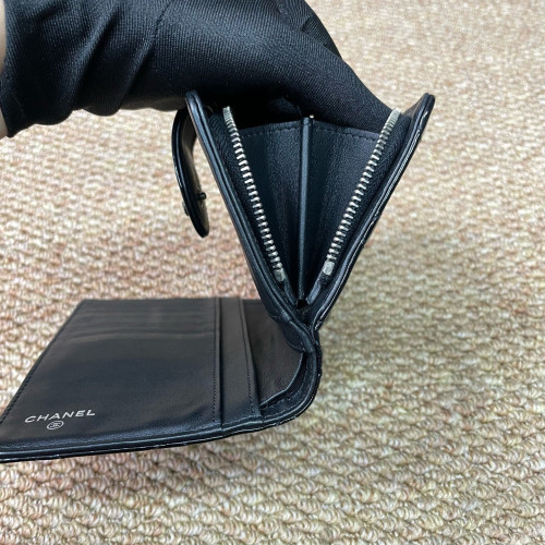 Chanel Quilted Compact Wallet Patent Calfskin Black Chanel Quilted Compact Wallet Patent Calfskin Black