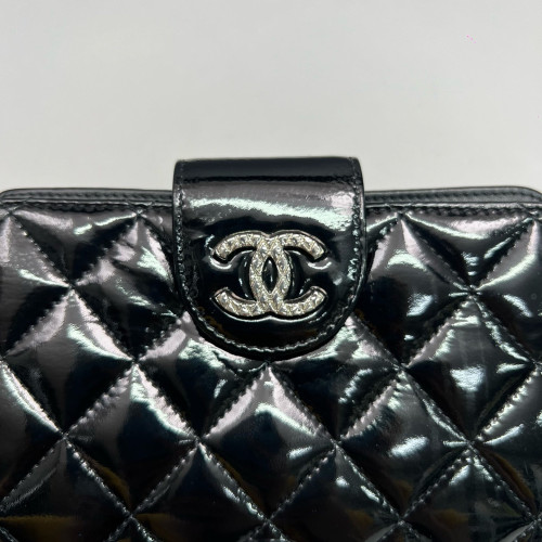 Chanel Quilted Compact Wallet Patent Calfskin Black Chanel Quilted Compact Wallet Patent Calfskin Black