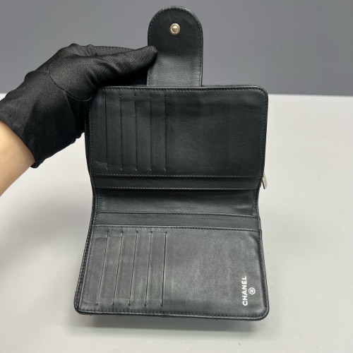 Chanel Quilted Compact Wallet Patent Calfskin Black Chanel Quilted Compact Wallet Patent Calfskin Black