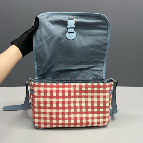 Gucci Messenger Calfskin Red