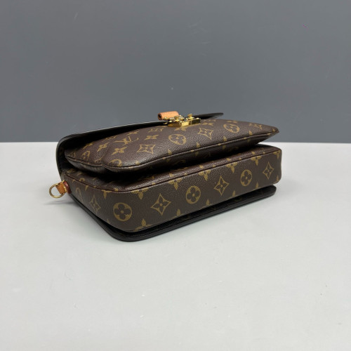 Louis Vuitton Pochette Metis Monogram Brown