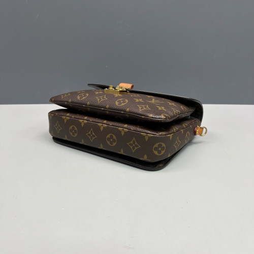 Louis Vuitton Pochette Metis Monogram Brown