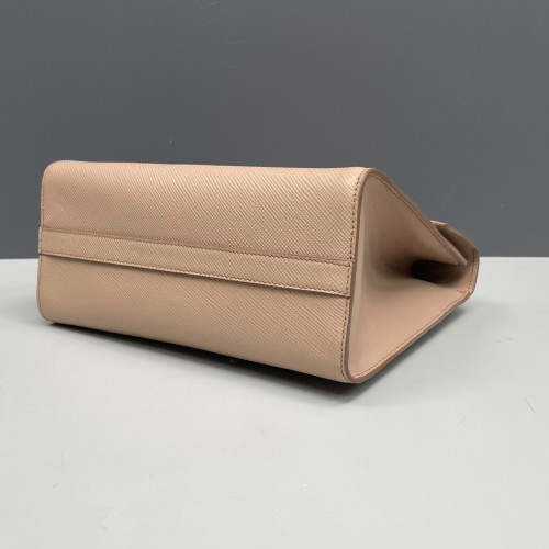 Prada Crossbody Bag Saffiano Calfskin Natural Tan Prada Crossbody Bag Saffiano Calfskin Natural Tan